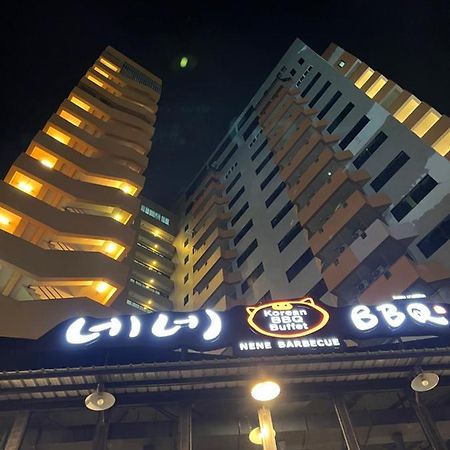 בנגקוק Mall Suites Hotel מראה חיצוני תמונה