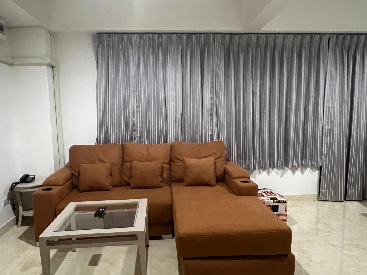 בנגקוק Mall Suites Hotel מראה חיצוני תמונה