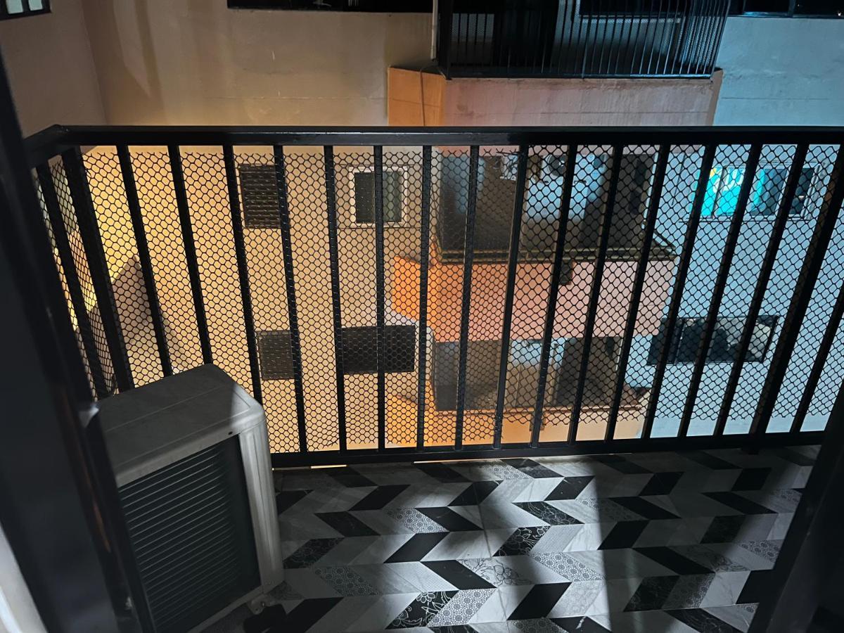בנגקוק Mall Suites Hotel מראה חיצוני תמונה