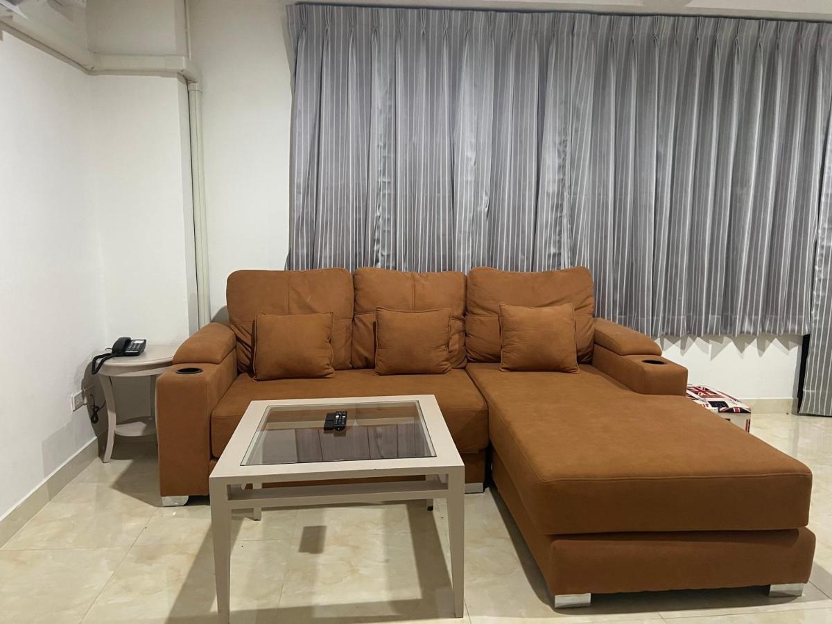 בנגקוק Mall Suites Hotel מראה חיצוני תמונה