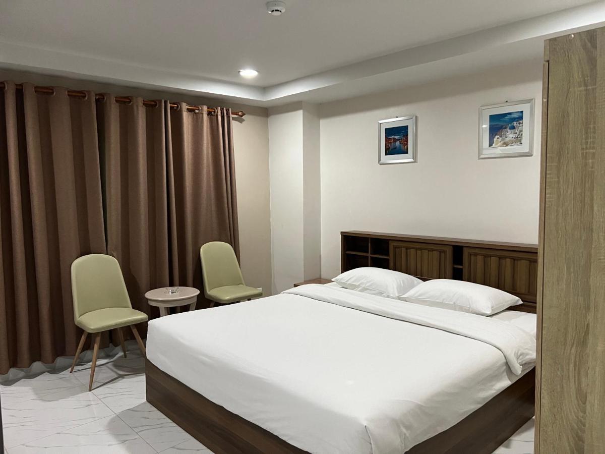 בנגקוק Mall Suites Hotel מראה חיצוני תמונה