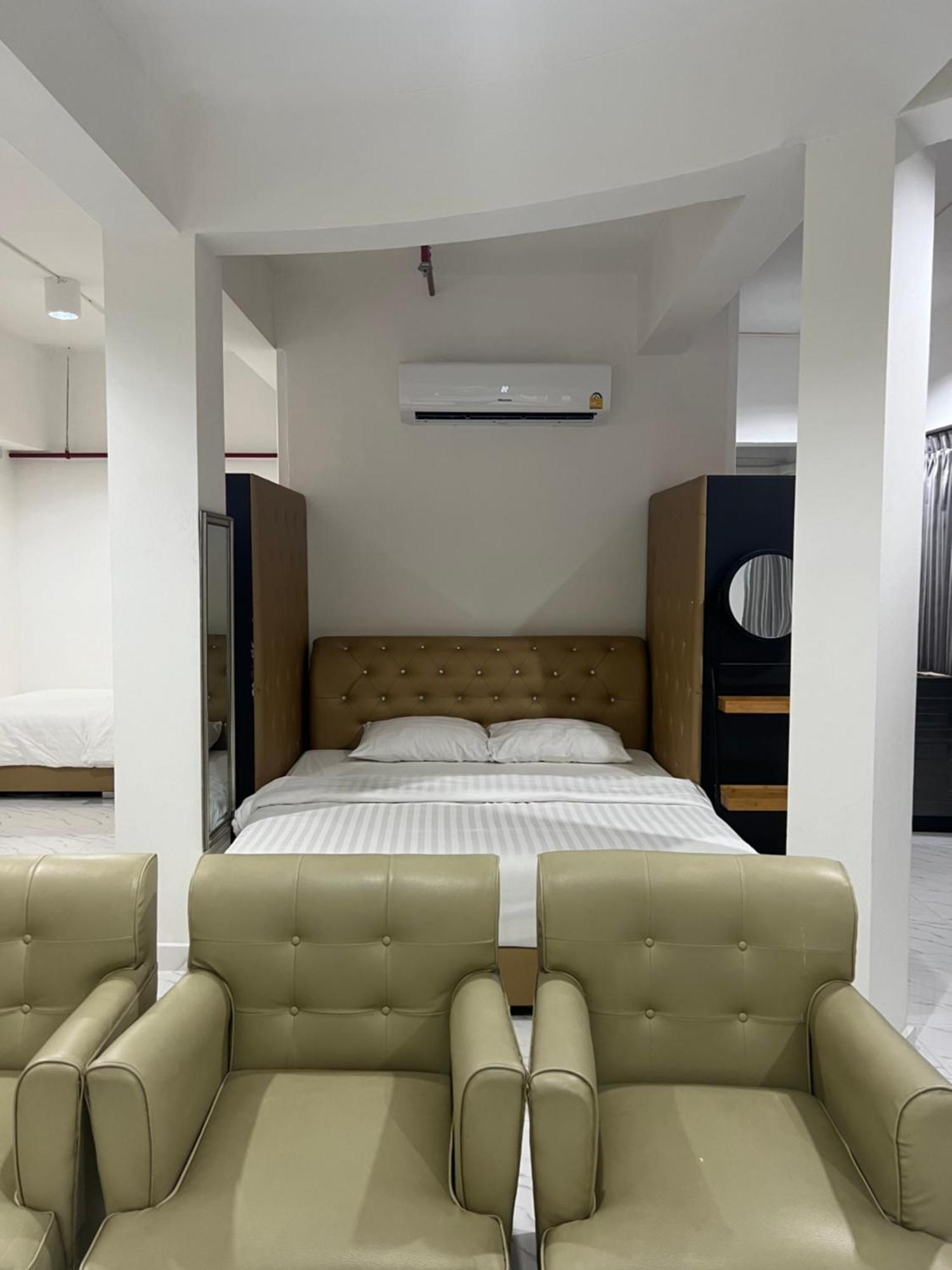 בנגקוק Mall Suites Hotel מראה חיצוני תמונה