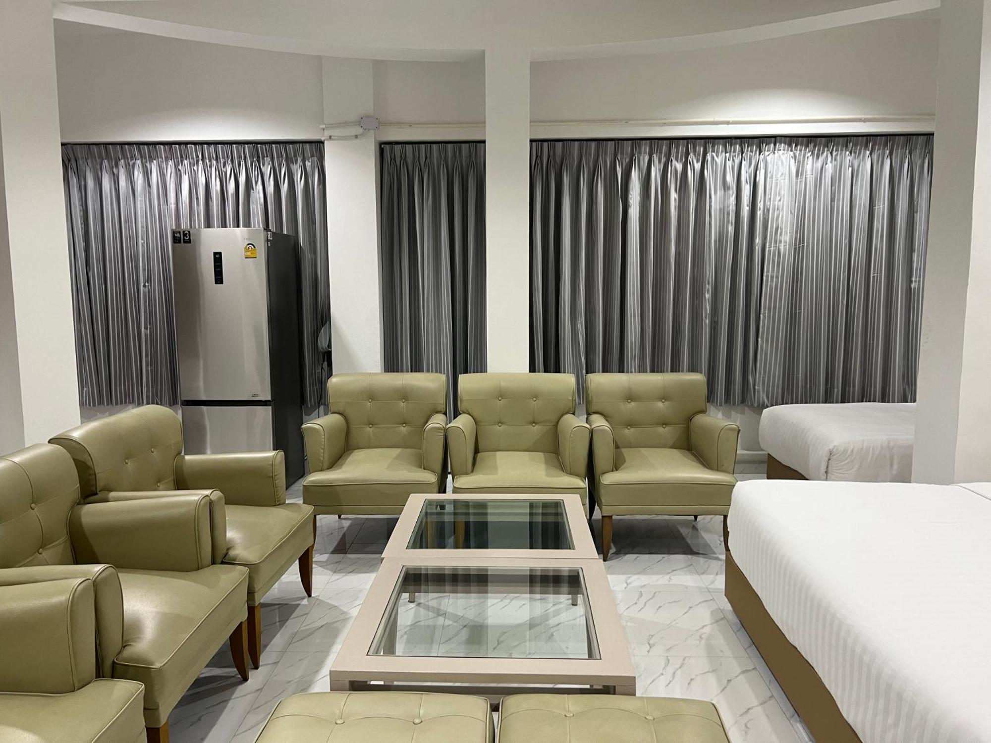 בנגקוק Mall Suites Hotel מראה חיצוני תמונה