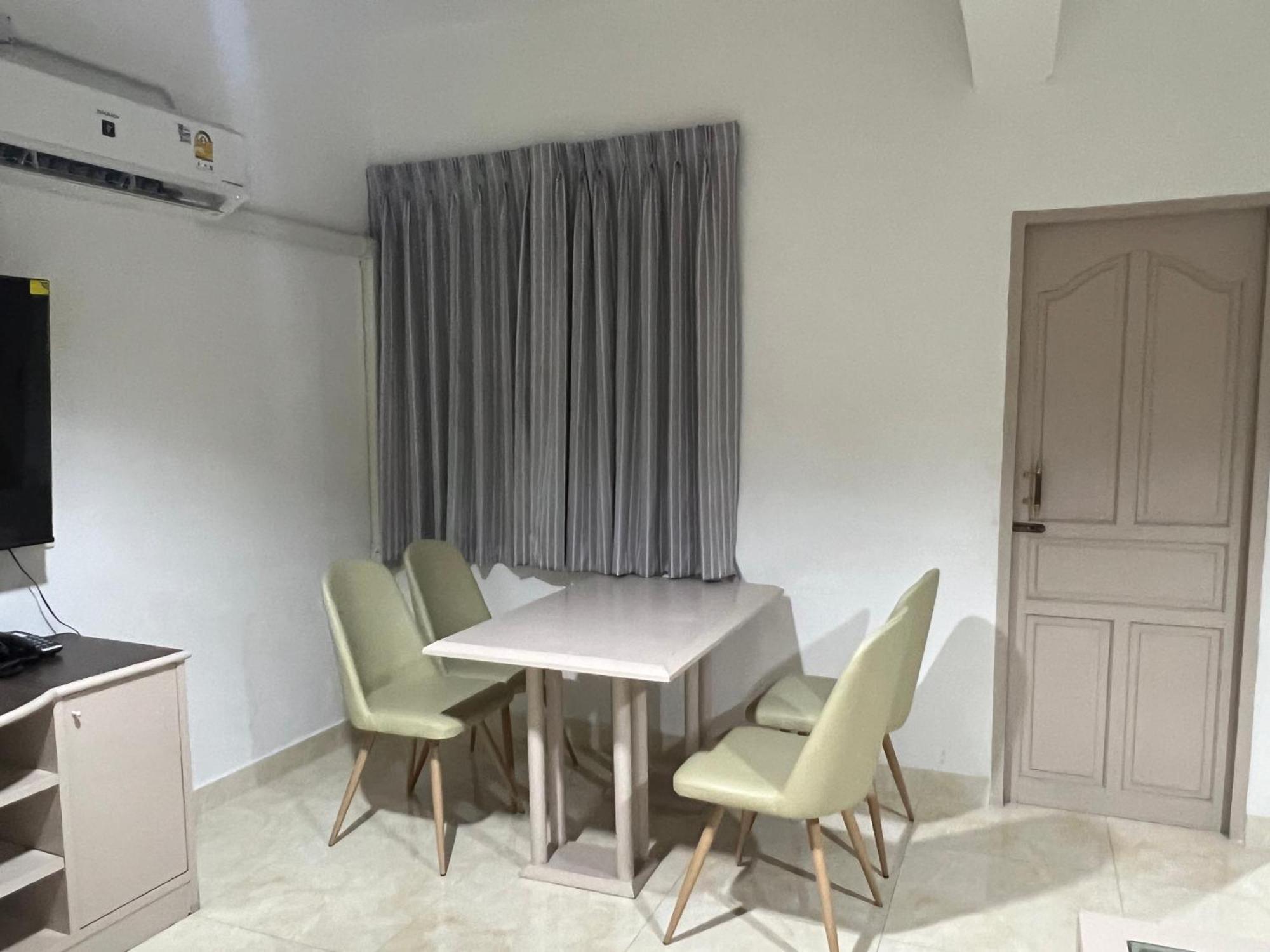 בנגקוק Mall Suites Hotel מראה חיצוני תמונה