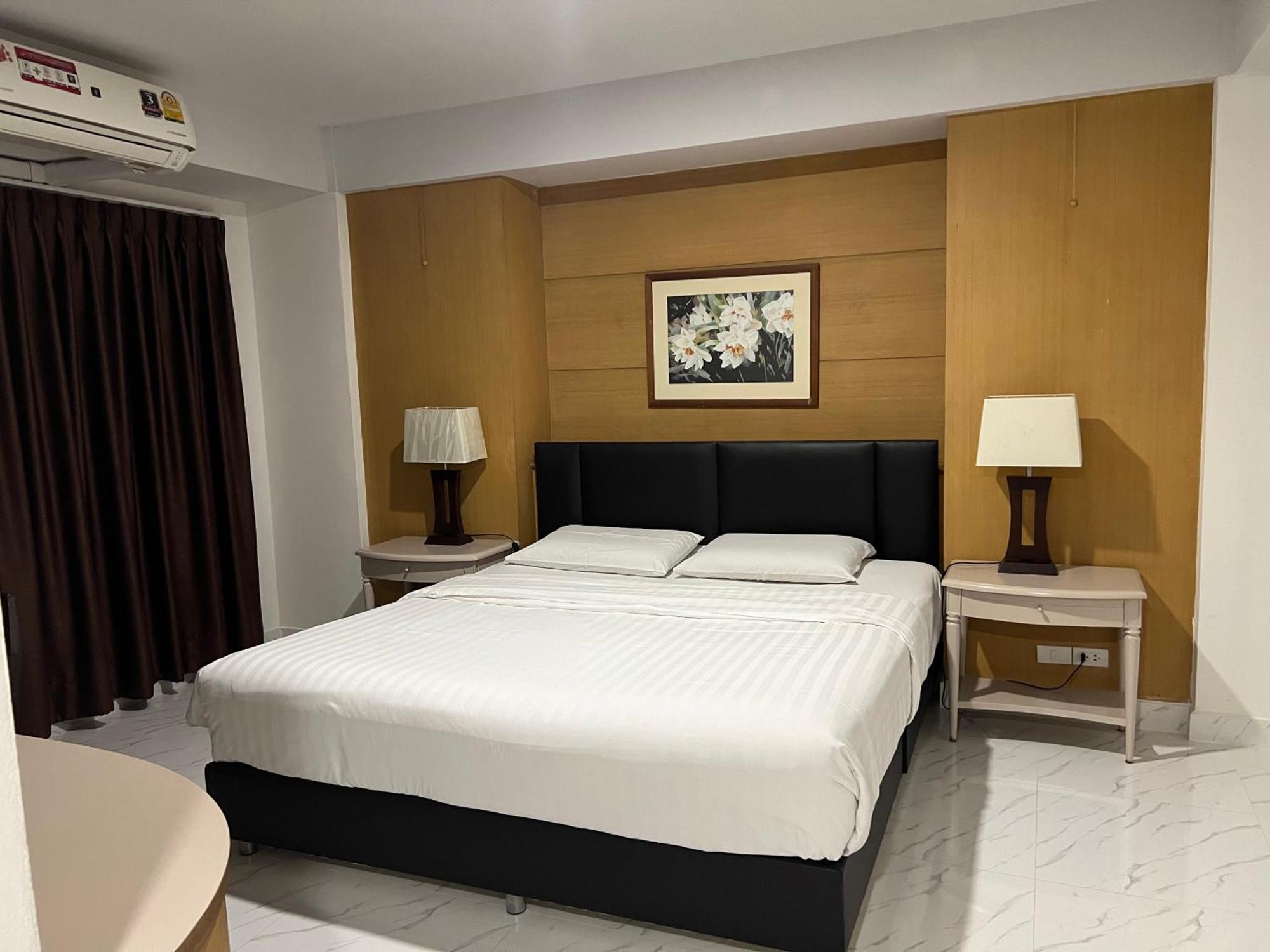 בנגקוק Mall Suites Hotel מראה חיצוני תמונה